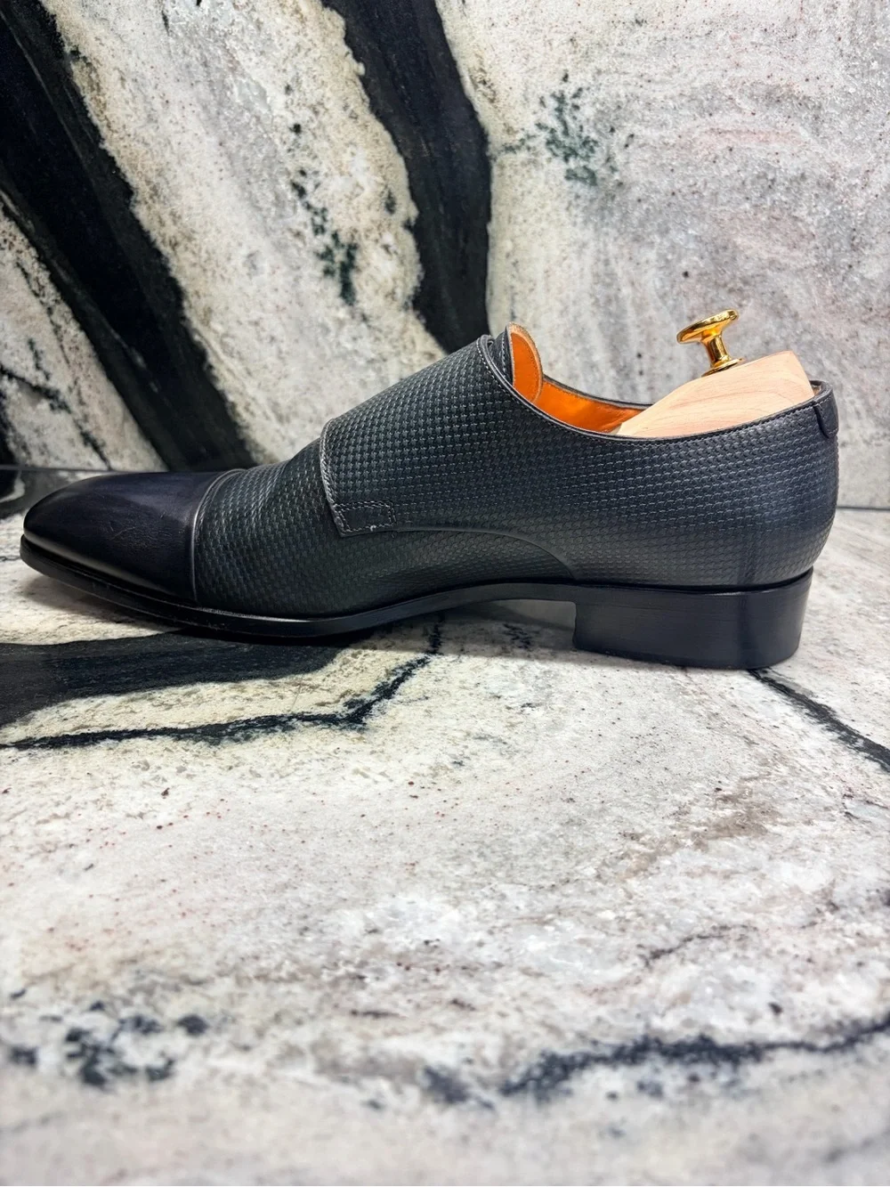 Santoni description exceptional